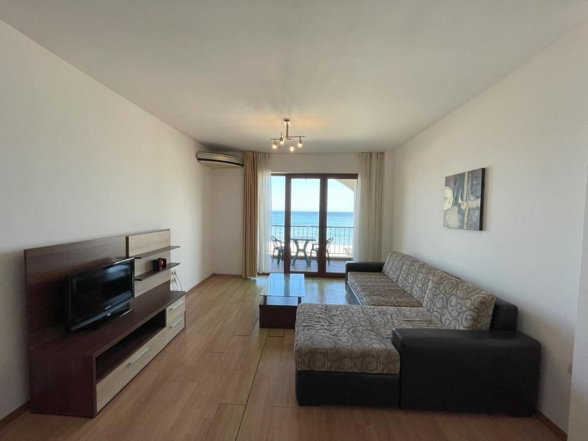 Menada Rocamar Apartments Tsarevo Room photo